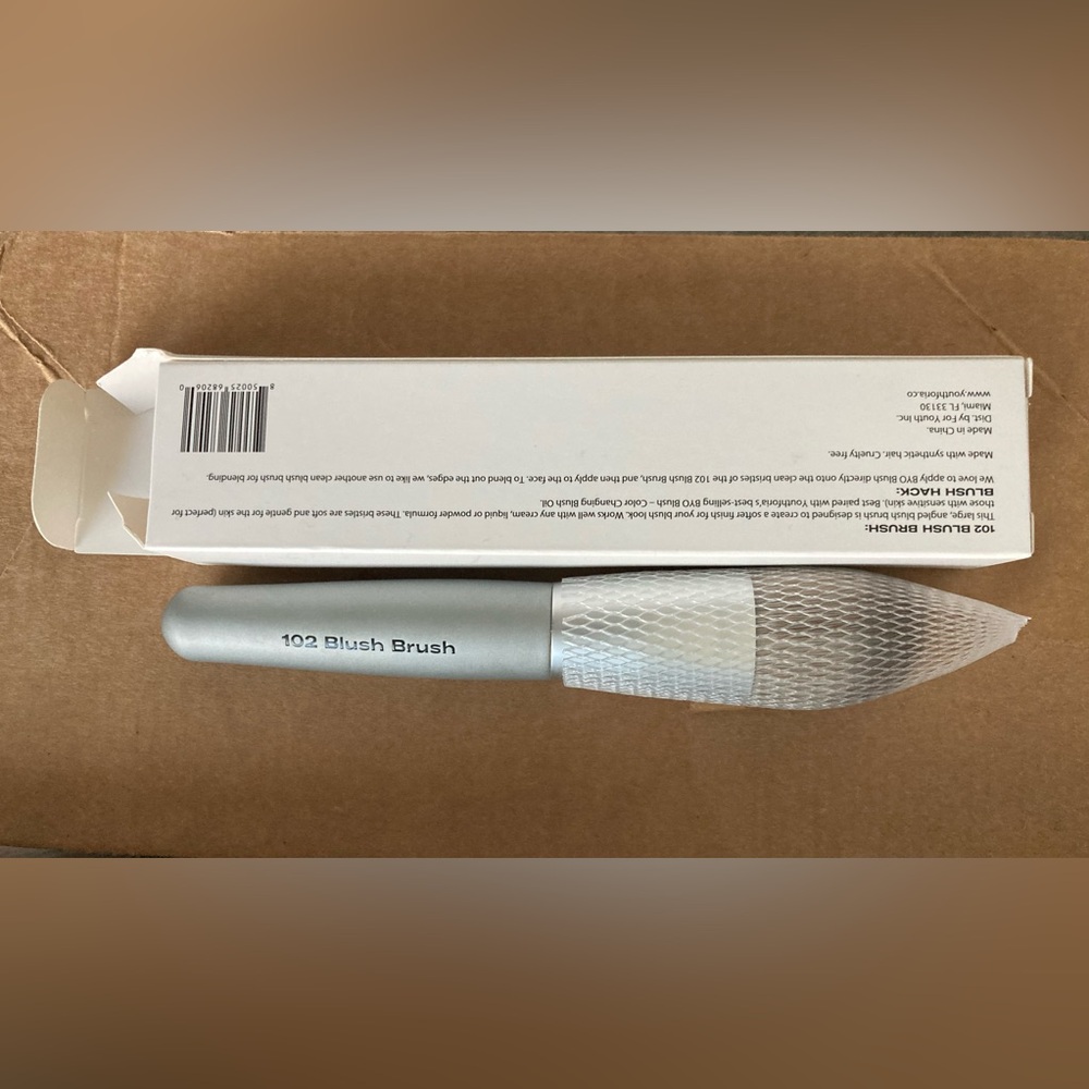 NIB•YouthForia 102 Angled Blush Brush - Picture 5 of 5